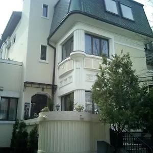 https://hotel-boutique-restaurant-cherie.bucharesthotelsnow.com